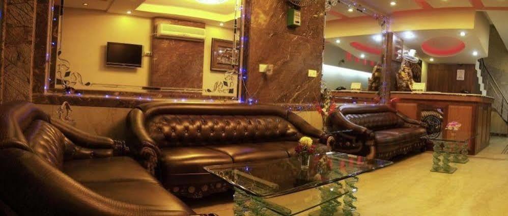 Hotel O Mid Town デリー エクステリア 写真